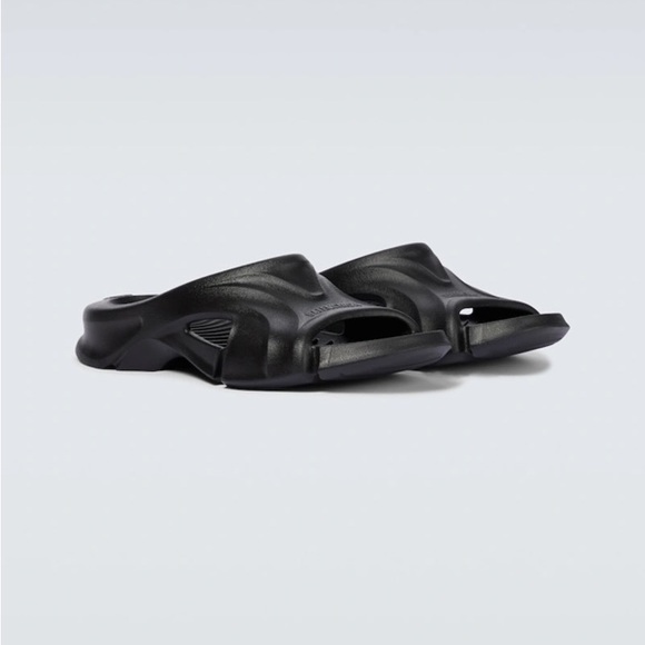 Balenciaga - Picture 4 of 5